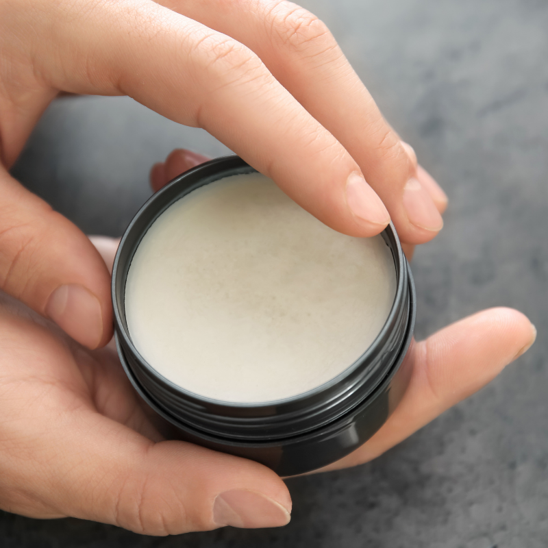 Appliquer de la cire sur ses cheveux : mode d'emploi 5