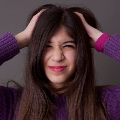 Lentes et poux : comment les reconnaître et s'en débarrasser ?